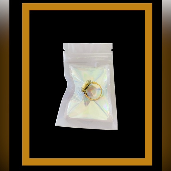 Vintage 10K Yellow Gold Cameo Ring - Picture 7 of 9